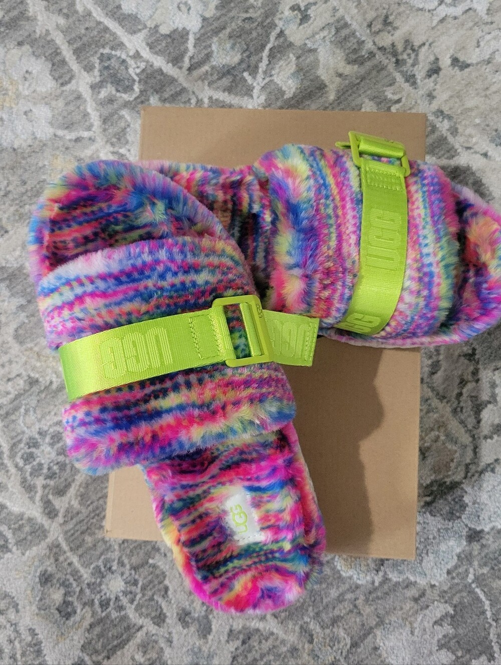 Brand NEW Size 8 UGGS